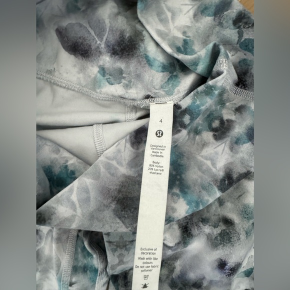 Lulu Lemon Align Size 4 Tie Dyed Leggings. 💙⚡️ - Picture 5 of 5